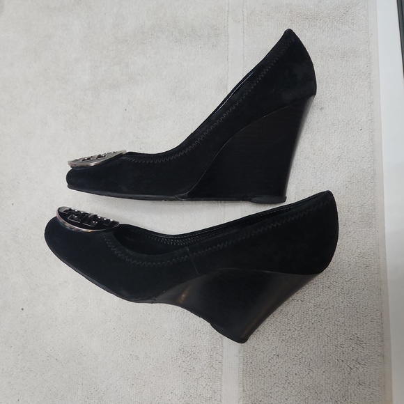 Tory Burch shoe - Picture 2 of 6